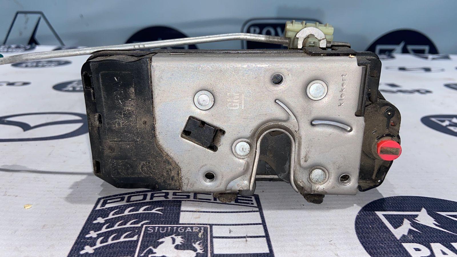 Замок двери задний правый Opel Zafira/B 2005-2014