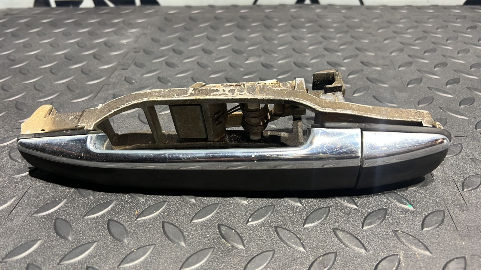 Ручка двери задняя левая Mercedes C/W202 1993-2001