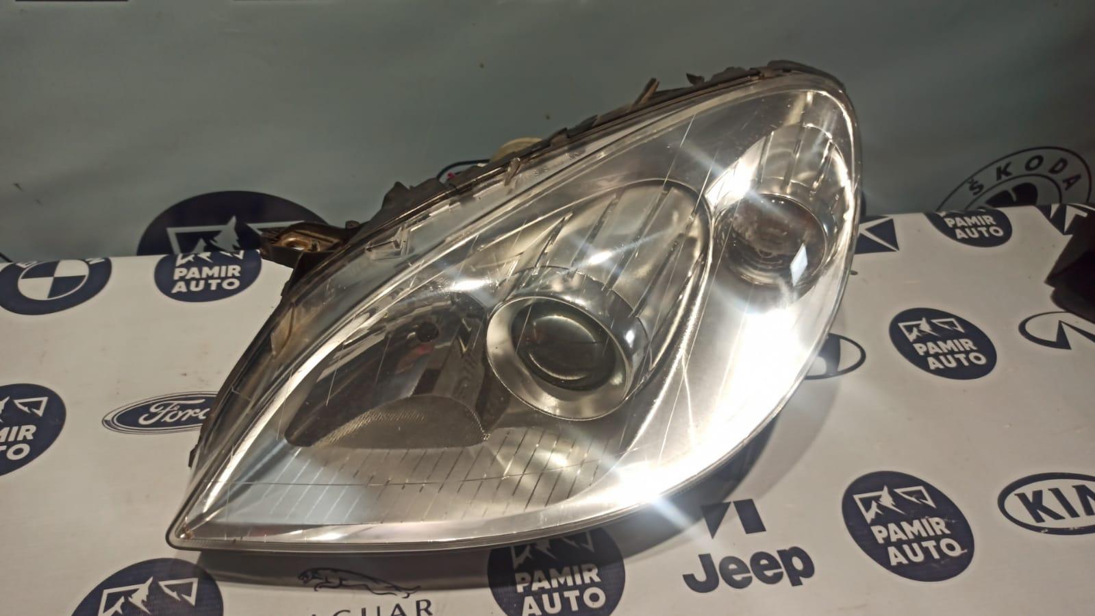 Фара левая Mercedes B/W245 2005-2011