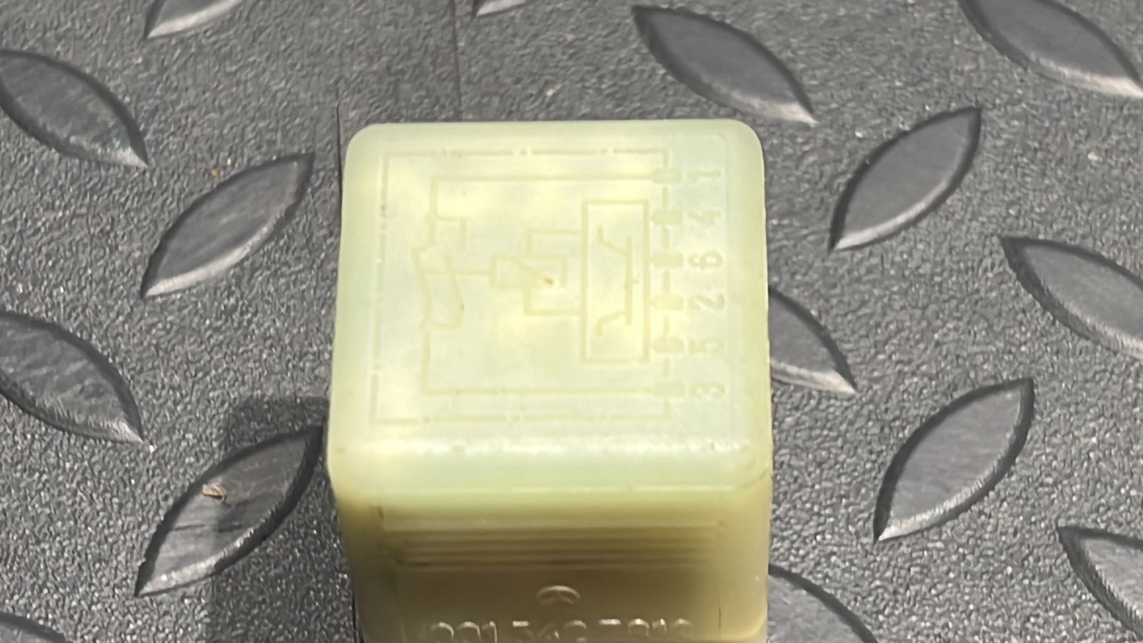 Реле стеклоподъемника Mercedes C/W202 1993-2001