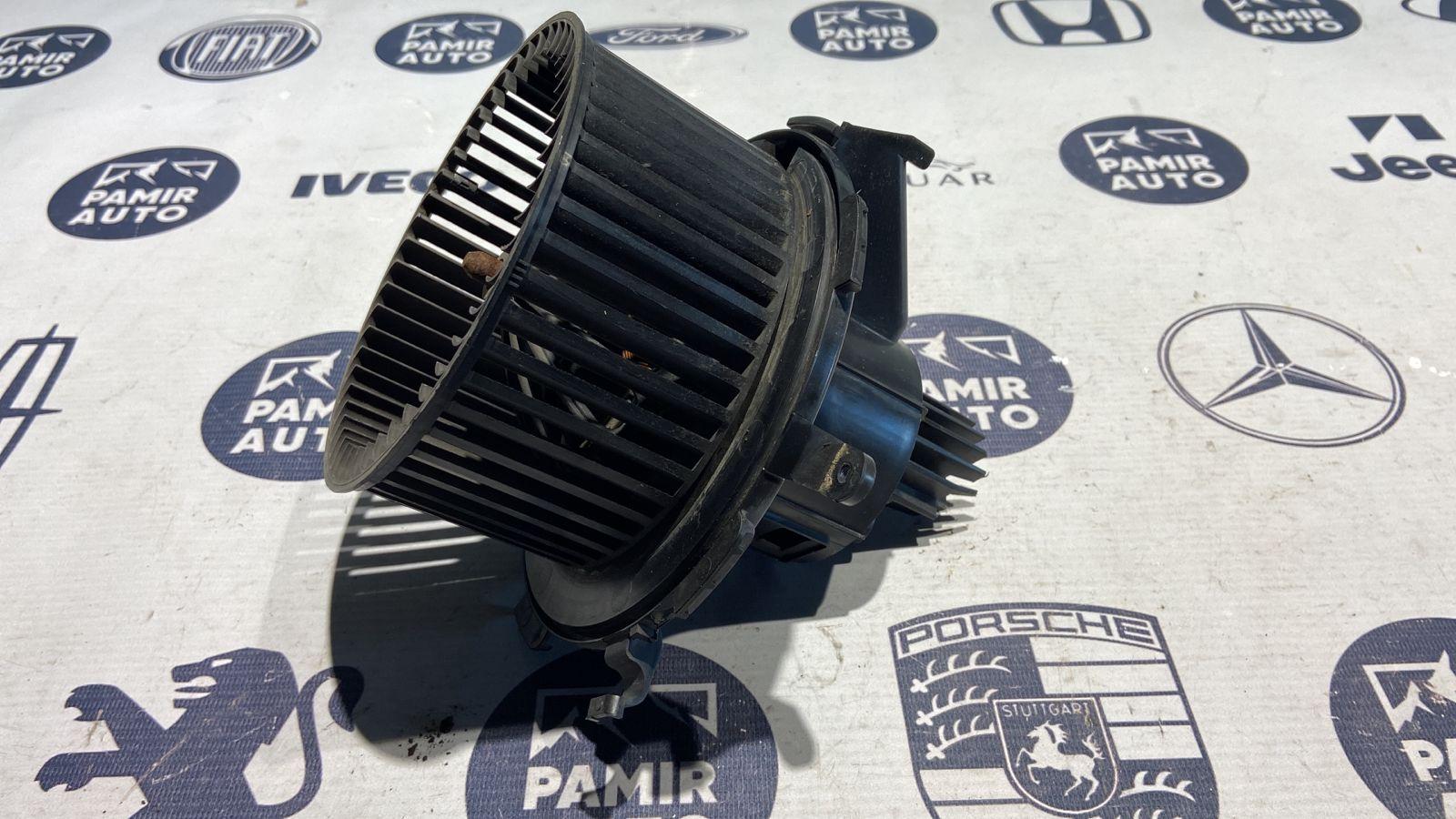 Моторчик отопителя Opel Zafira/B 2005-2014