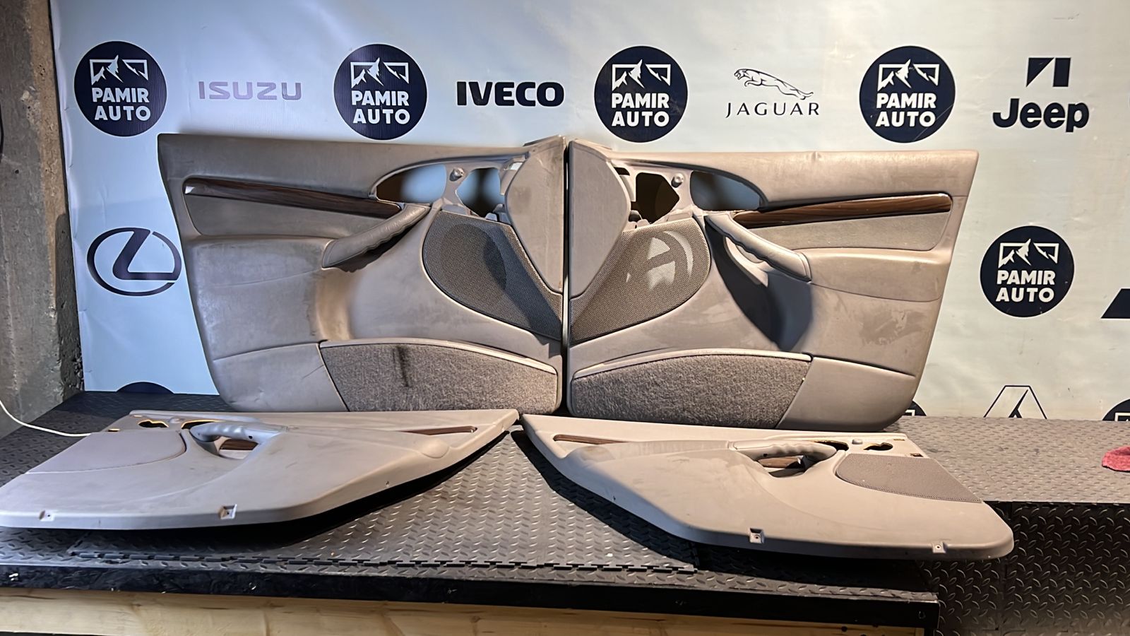 Обшивка двери (Комплект) Ford Focus 1998-2007