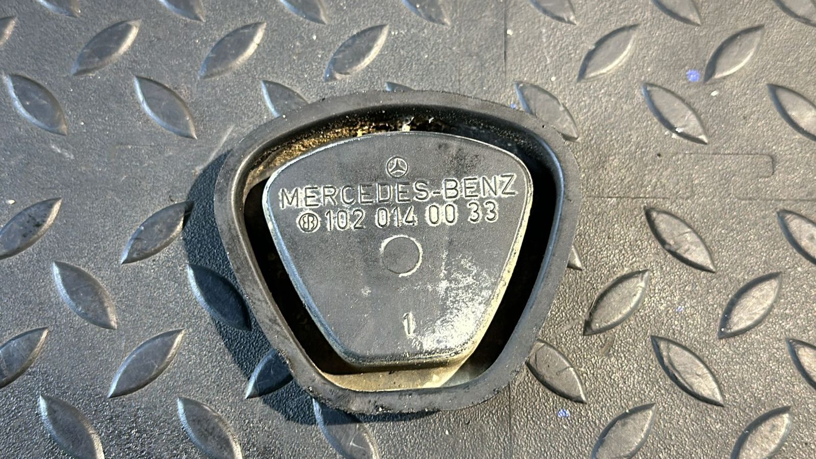 Крышка поддона двигателя Mercedes Vito/W639 2003-2014