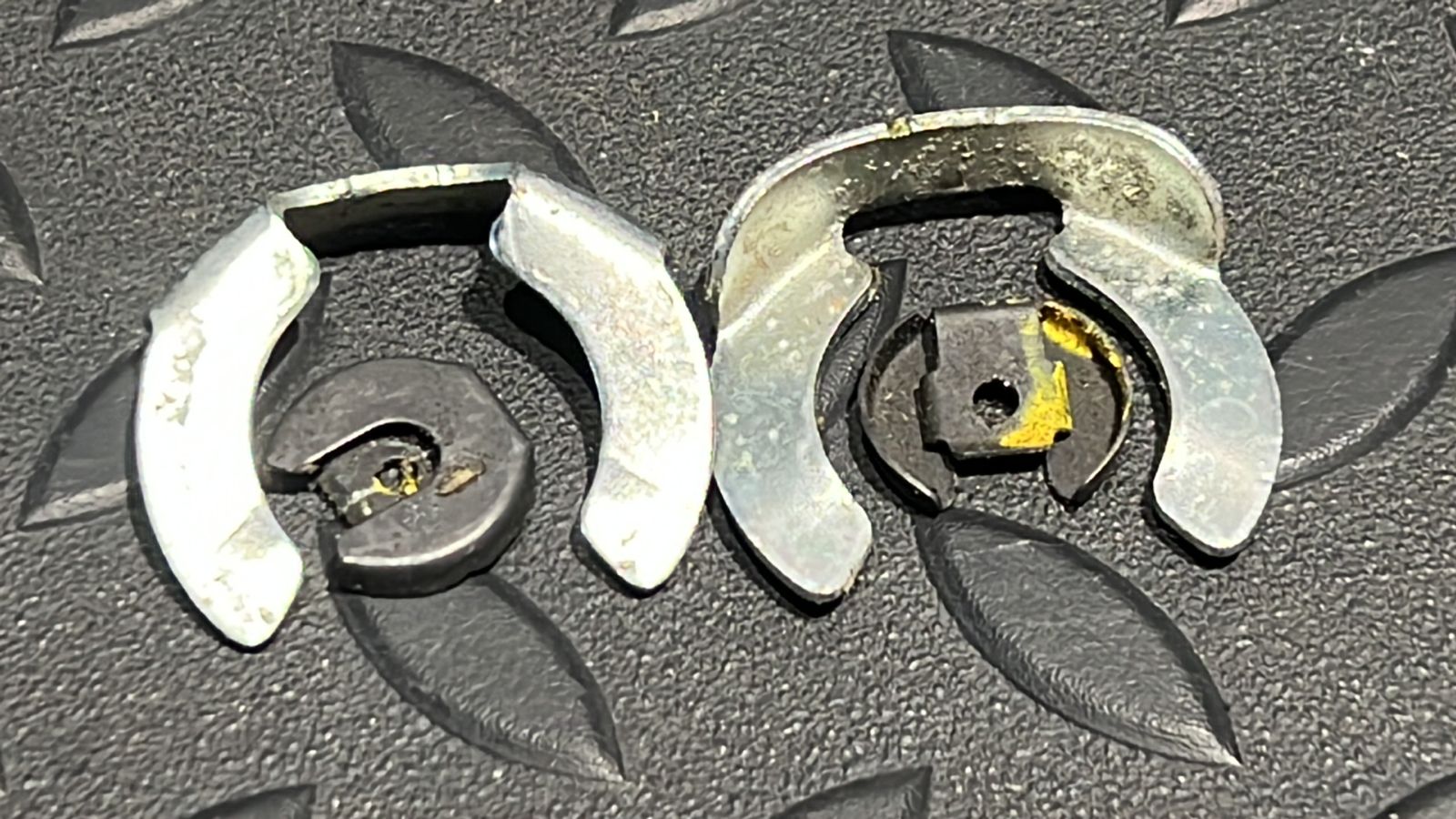 Скоба троса МКПП Ford Galaxy 1995-2006