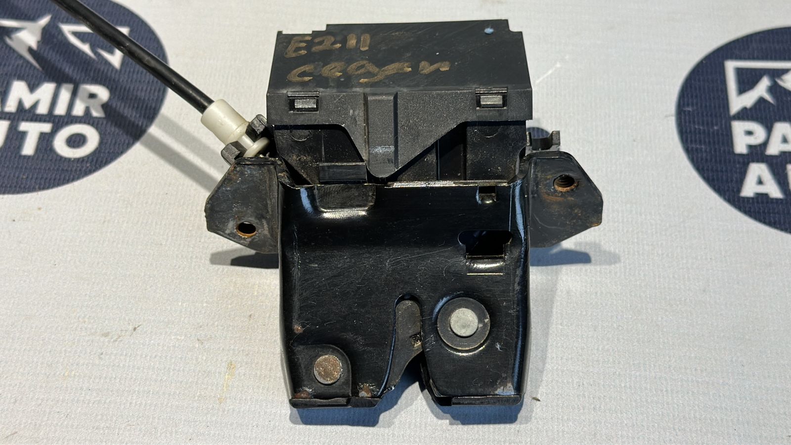 Замок крышки багажника Mercedes E/W211 2002-2009