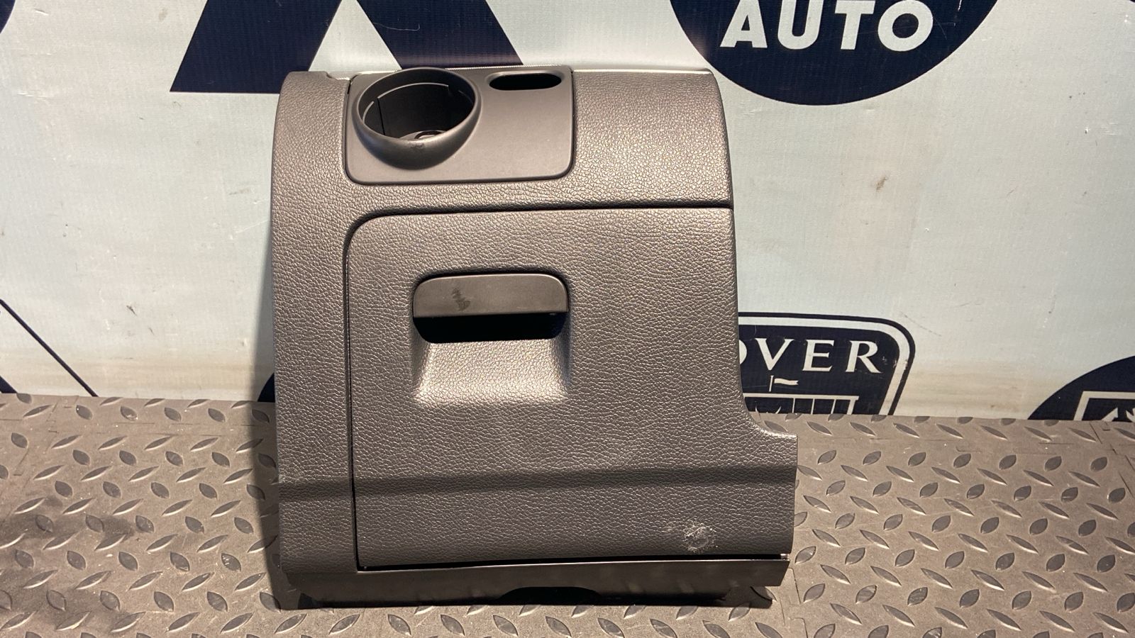 Бардачок Volkswagen Golf/5 2003-2009