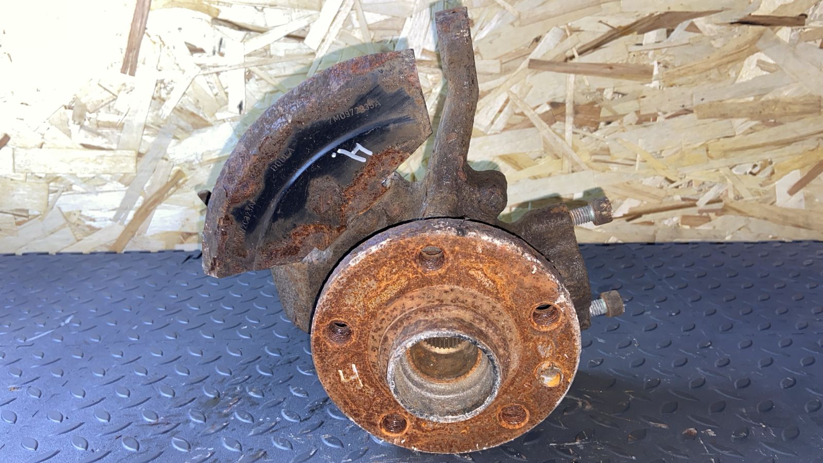 Кулак поворотный передний левый Ford Galaxy 1995-2006