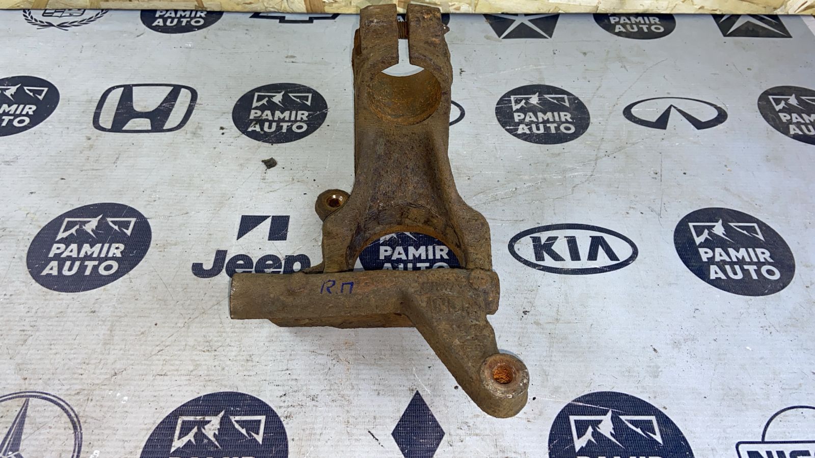 Кулак поворотный задний правый Ford Mondeo/3 2000-2007