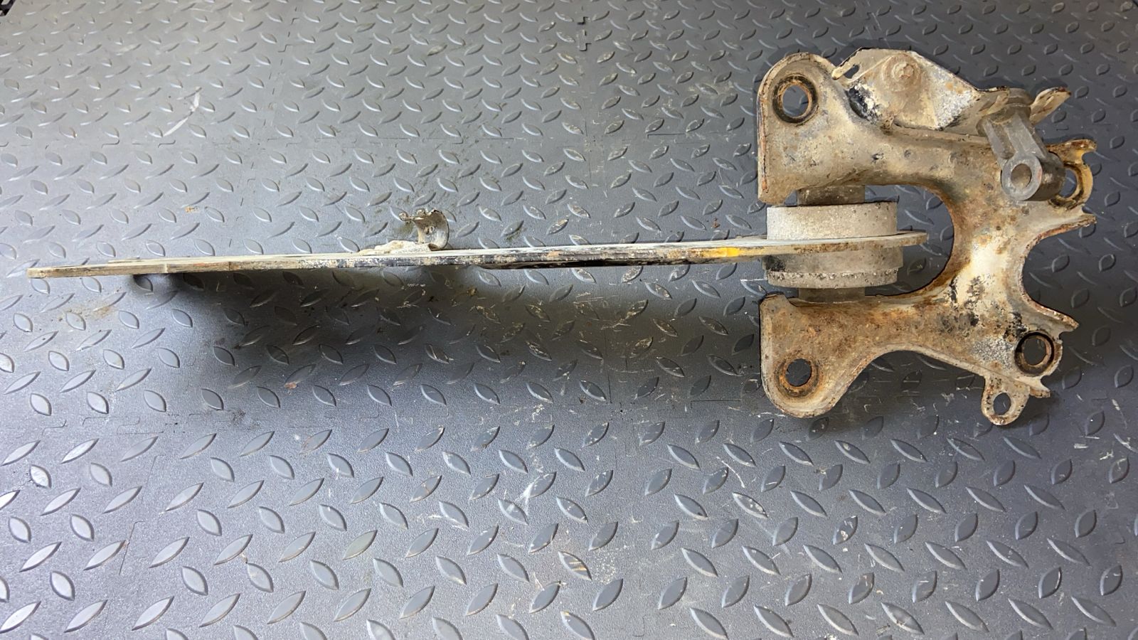 Рычаг задний левый Opel Vectra/C 2002-2008