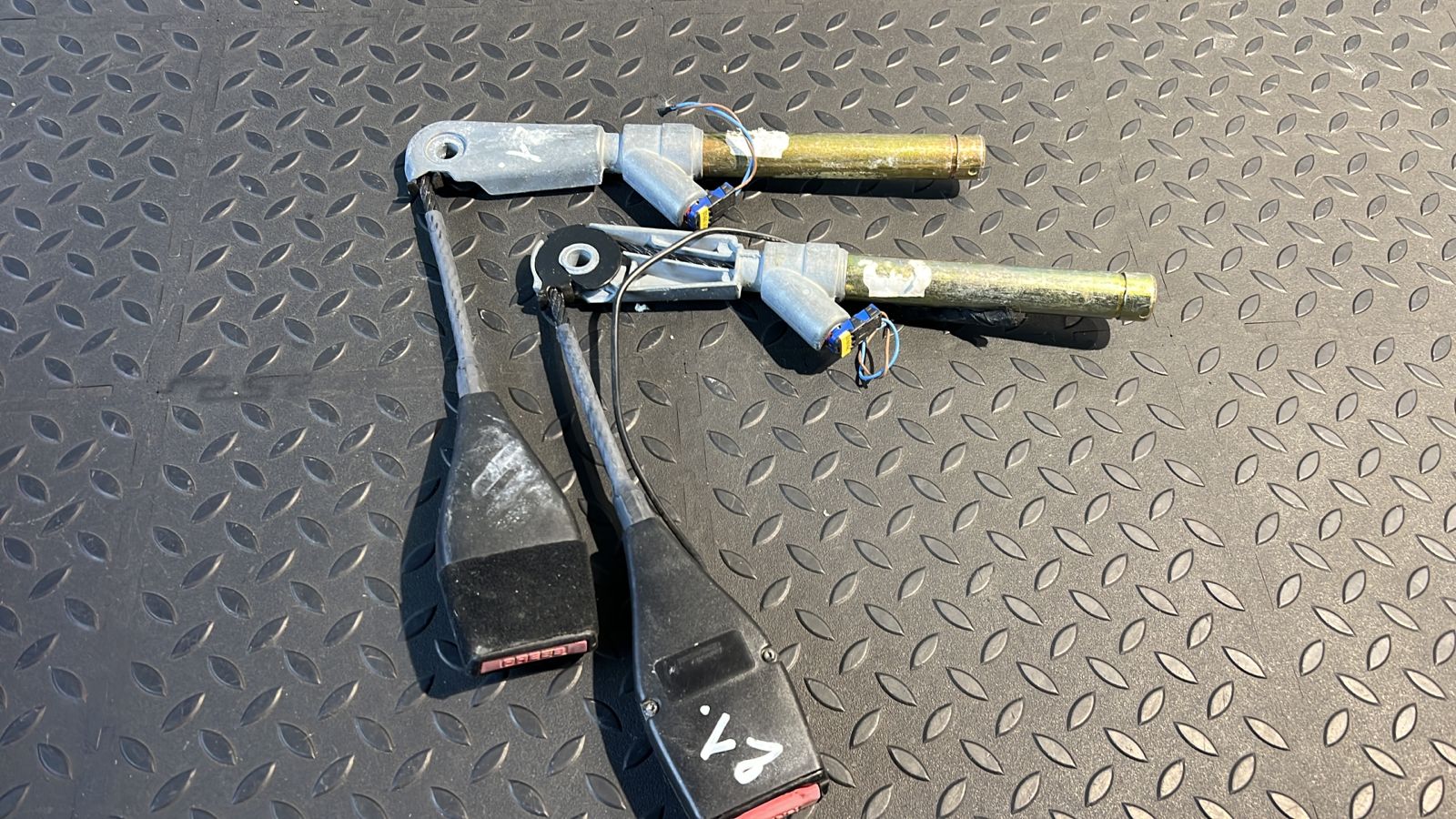 Ответная часть ремня безопасности передняя Renault Megane/2 2002-2009