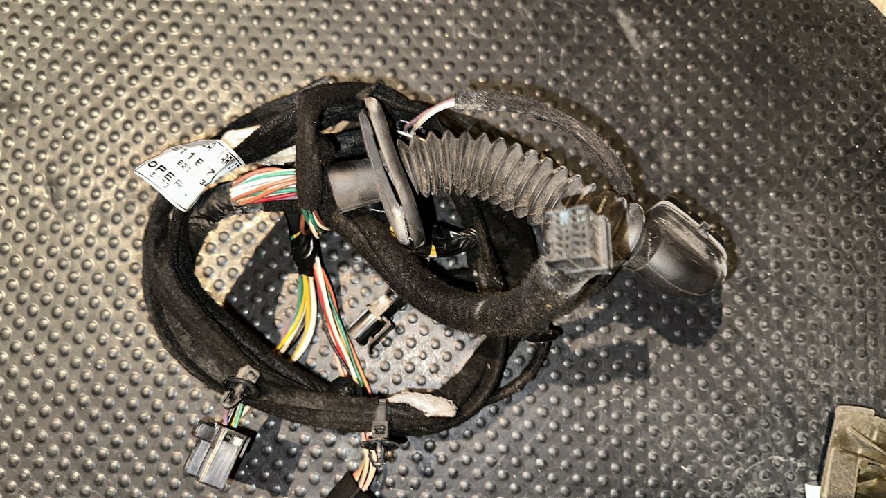 Проводка двери передняя левая Opel Movano/A 2003-2010