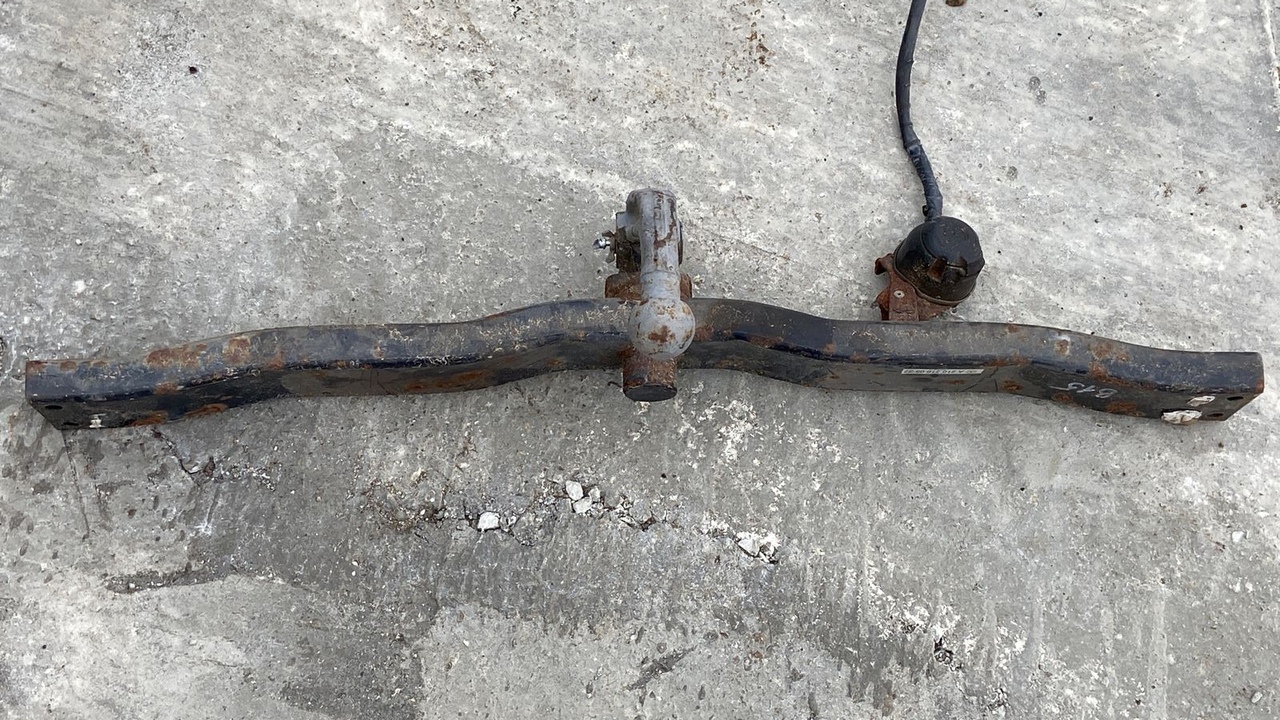 Фаркоп Mercedes E/W210 1995-2003