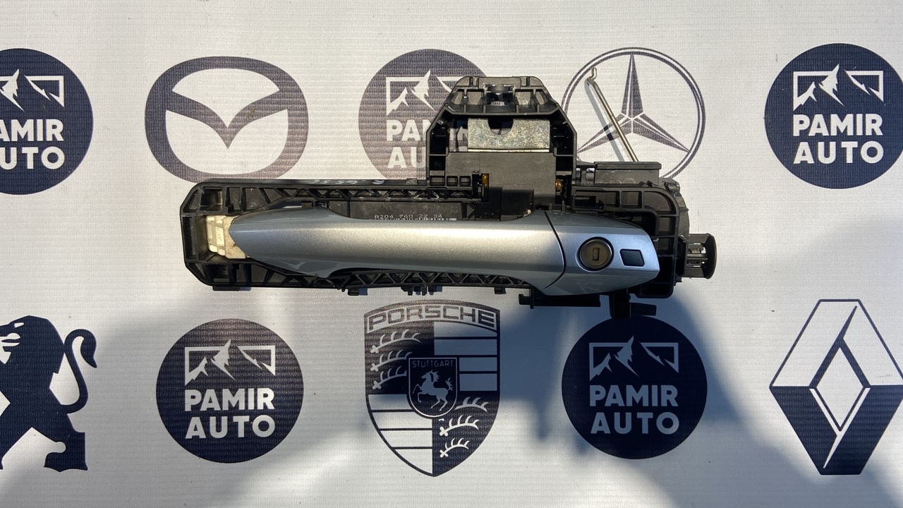 Ручка двери передняя правая Mercedes C/W204 2006-2015