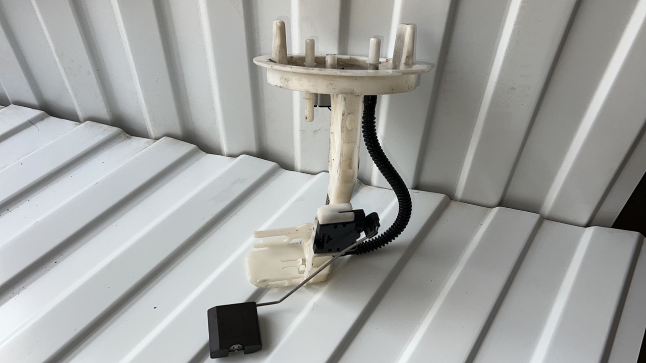 Датчик уровня топлива Mercedes C/W204 2006-2015