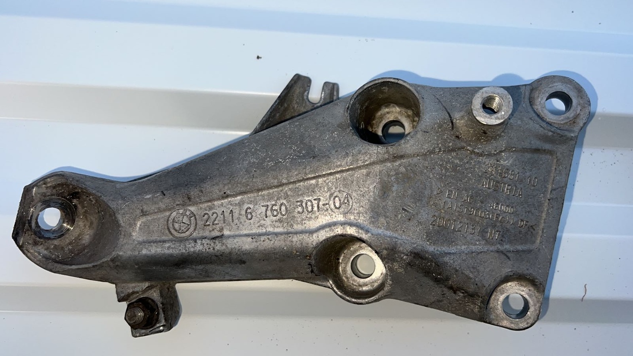 Кронштейн двигателя BMW 1/E87 2004-2011