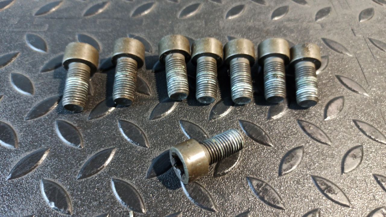 Болт маховика Opel Astra/H 2004-2014