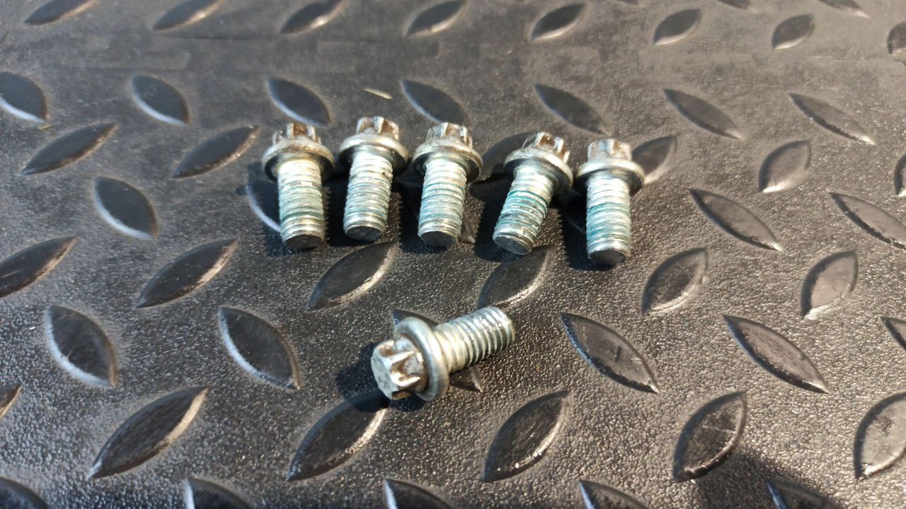 Болт корзины сцепления Opel Astra/H 2004-2014