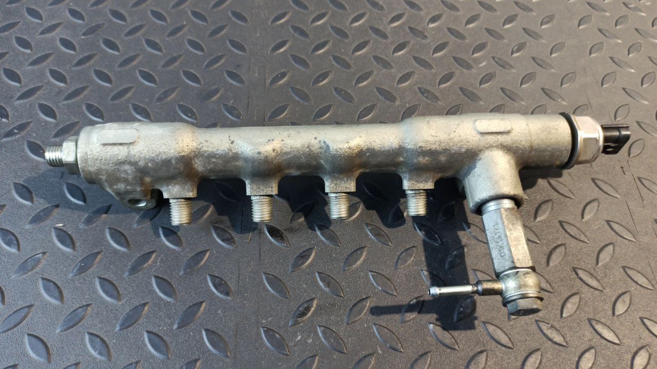 Рампа топливная Opel Astra/H 2004-2014