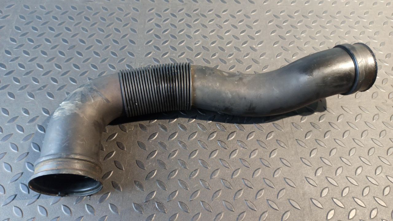 Патрубок воздушного фильтра Opel Astra/H 2004-2014