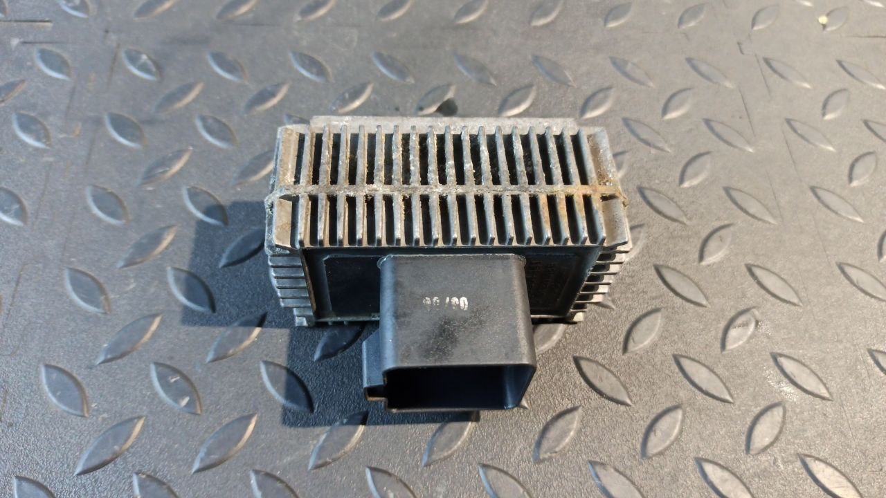 Реле свечей накала Opel Astra/H 2004-2014