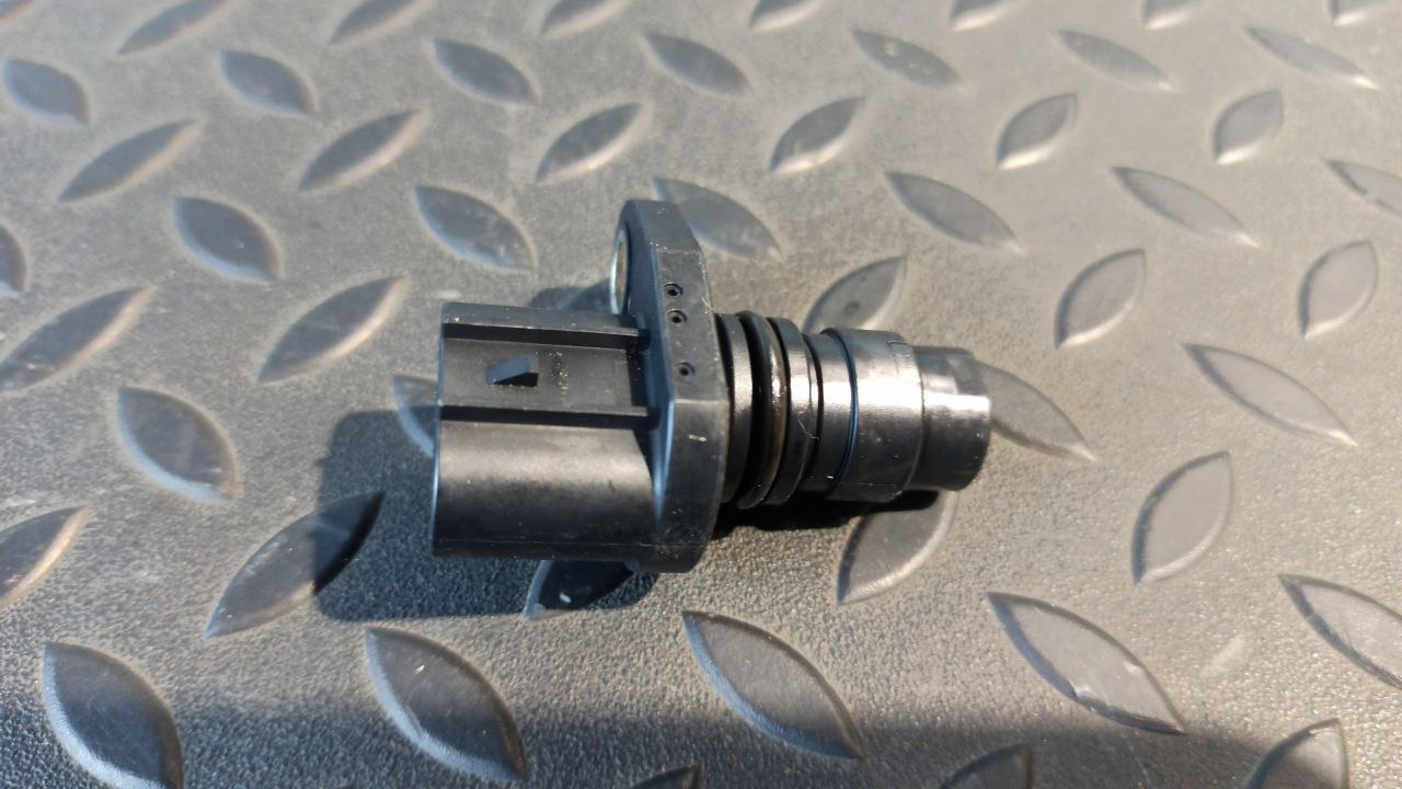 Датчик положения коленвала Opel Astra/H 2004-2014