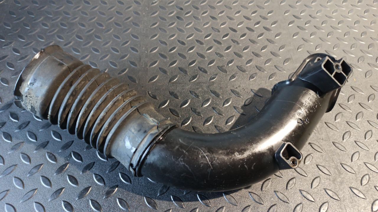 Патрубок воздушного фильтра Ford Transit 2006-2013