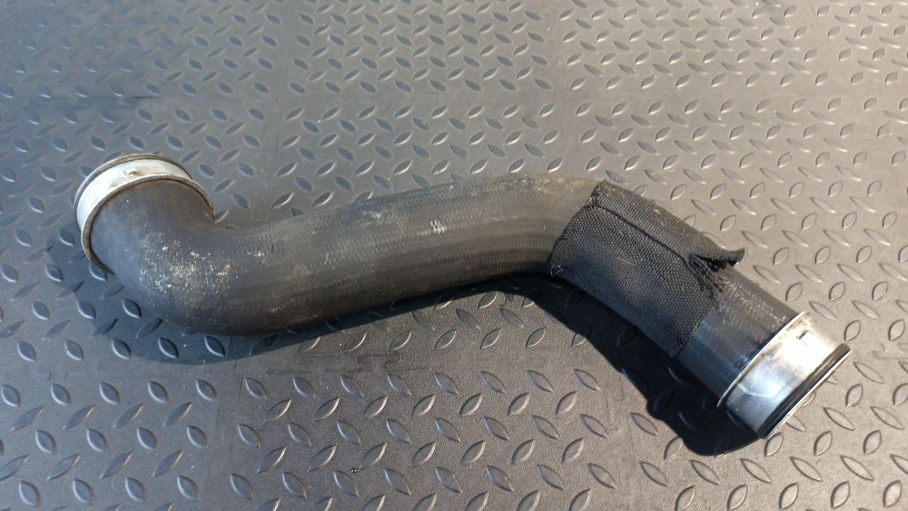 Патрубок интеркулера Mercedes E/W211 2002-2009