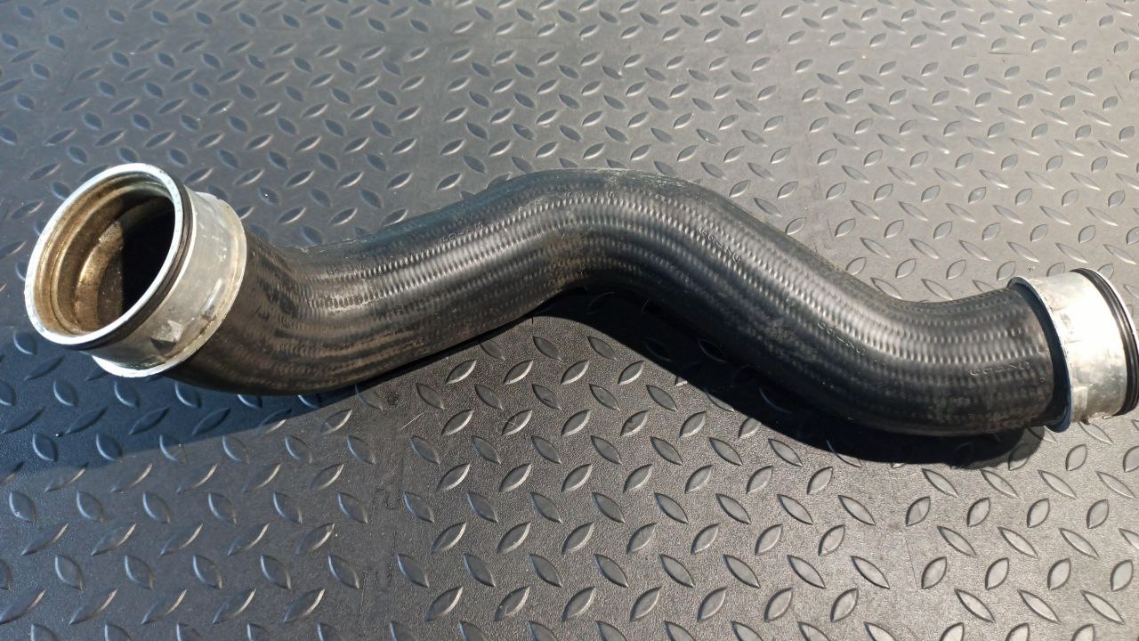Патрубок интеркулера Mercedes E/W211 2002-2009