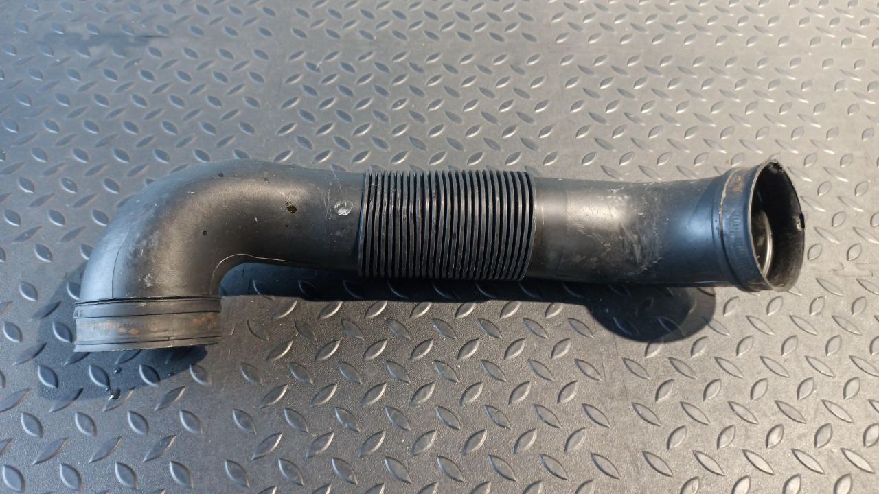 Патрубок воздушного фильтра Opel Vectra/C 2002-2008