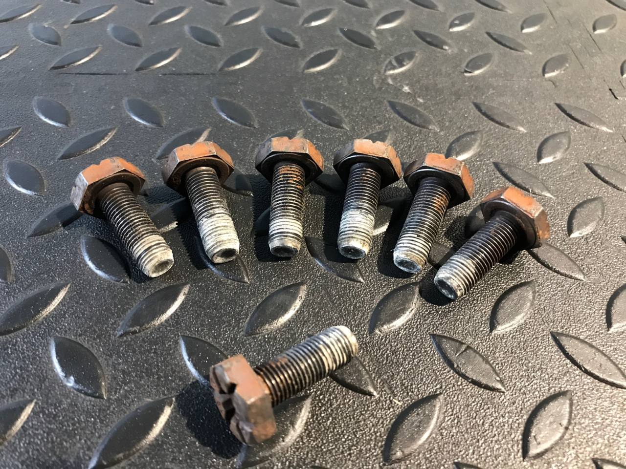 Болт маховика Renault Logan 2004-2015