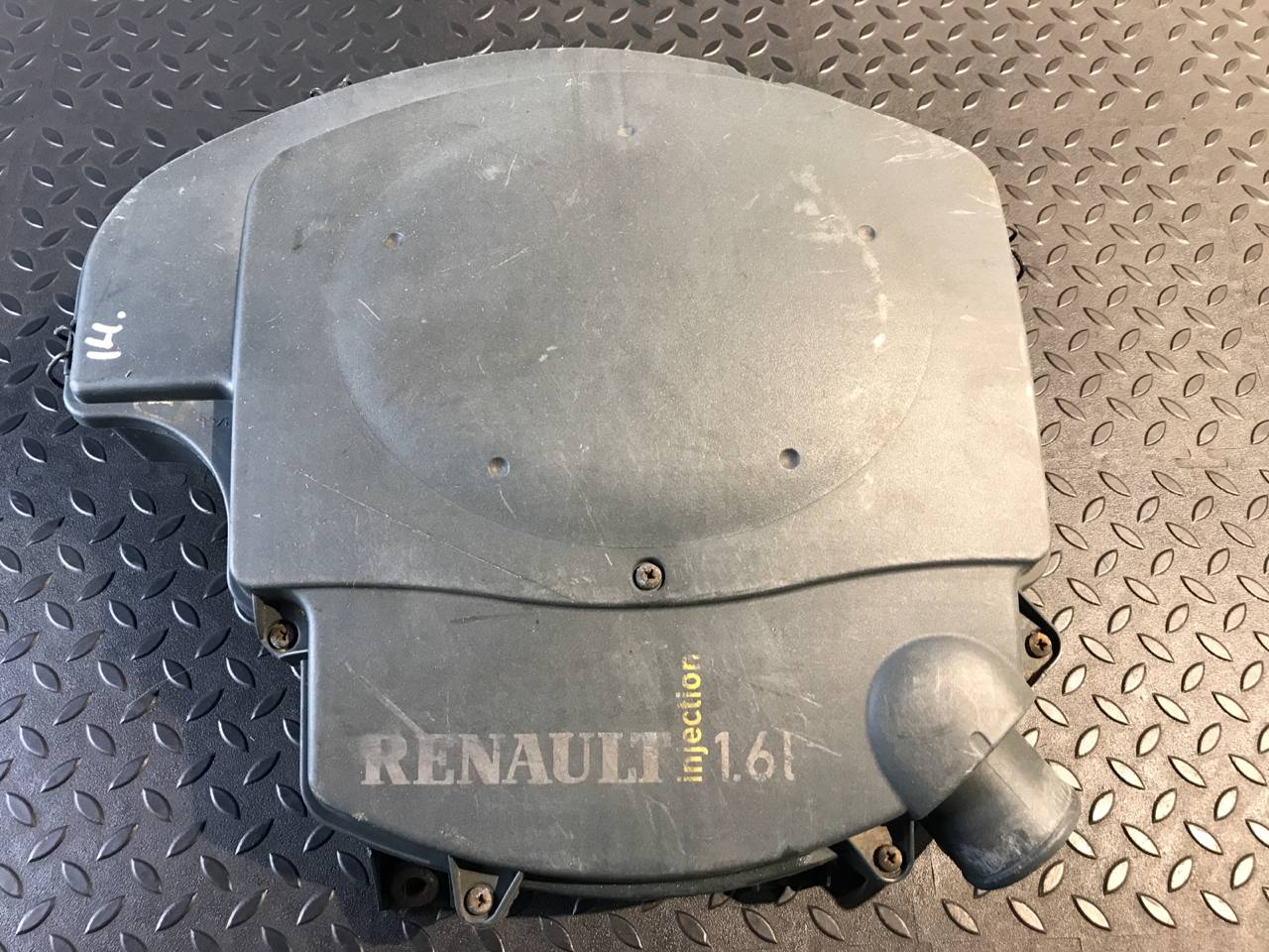 Корпус воздушного фильтра Renault Logan 2004-2015