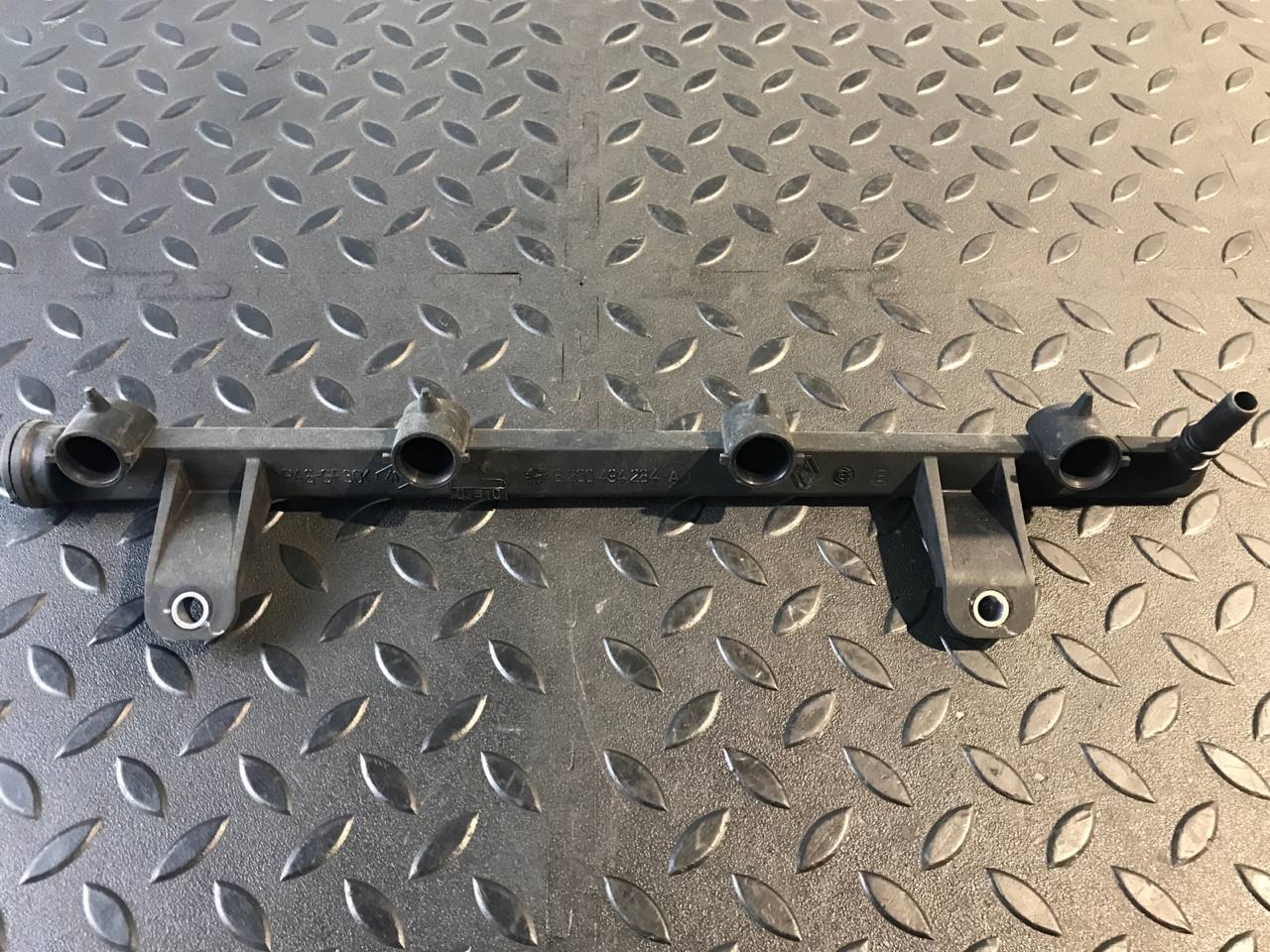 Рампа топливная Renault Logan 2004-2015