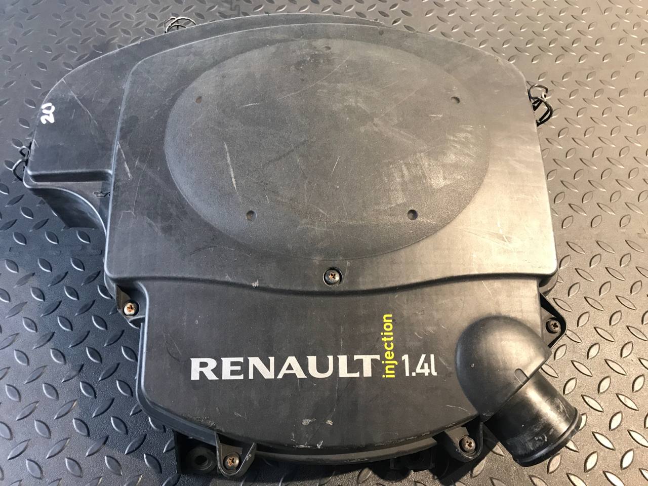 Корпус воздушного фильтра Renault Sandero 2009-2014