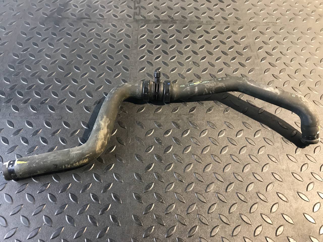 Патрубок ОЖ Renault Sandero 2009-2014