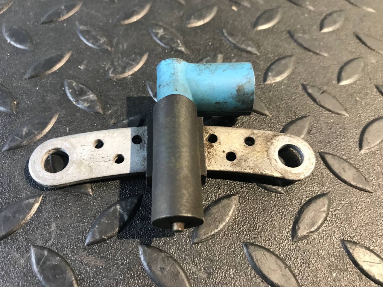 Датчик положения коленвала Renault Sandero 2009-2014