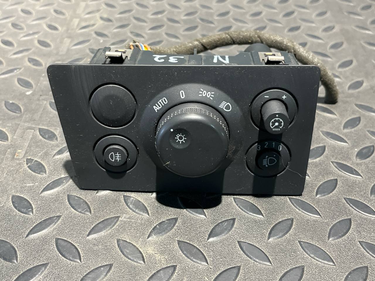 Переключатель света фар Opel Zafira/B 2005-2014