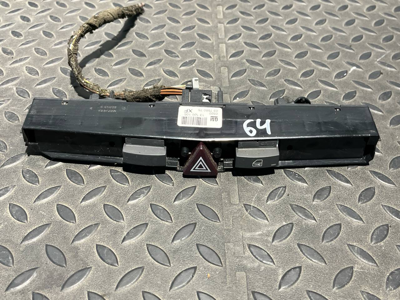 Кнопка аварийной сигнализации Opel Astra/H 2004-2014