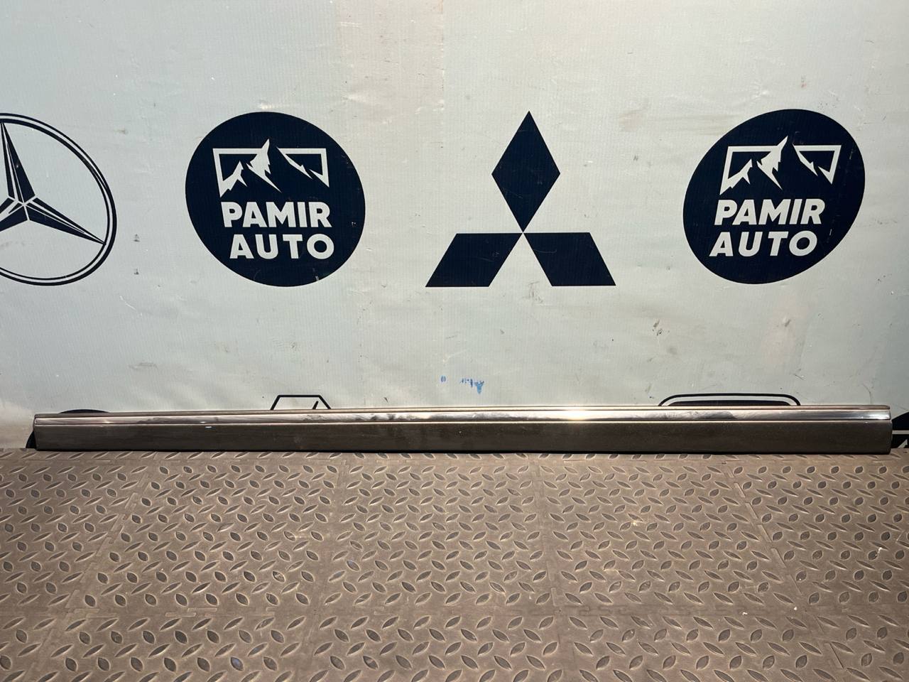 Молдинг двери передний левый Mercedes E/W211 2002-2009