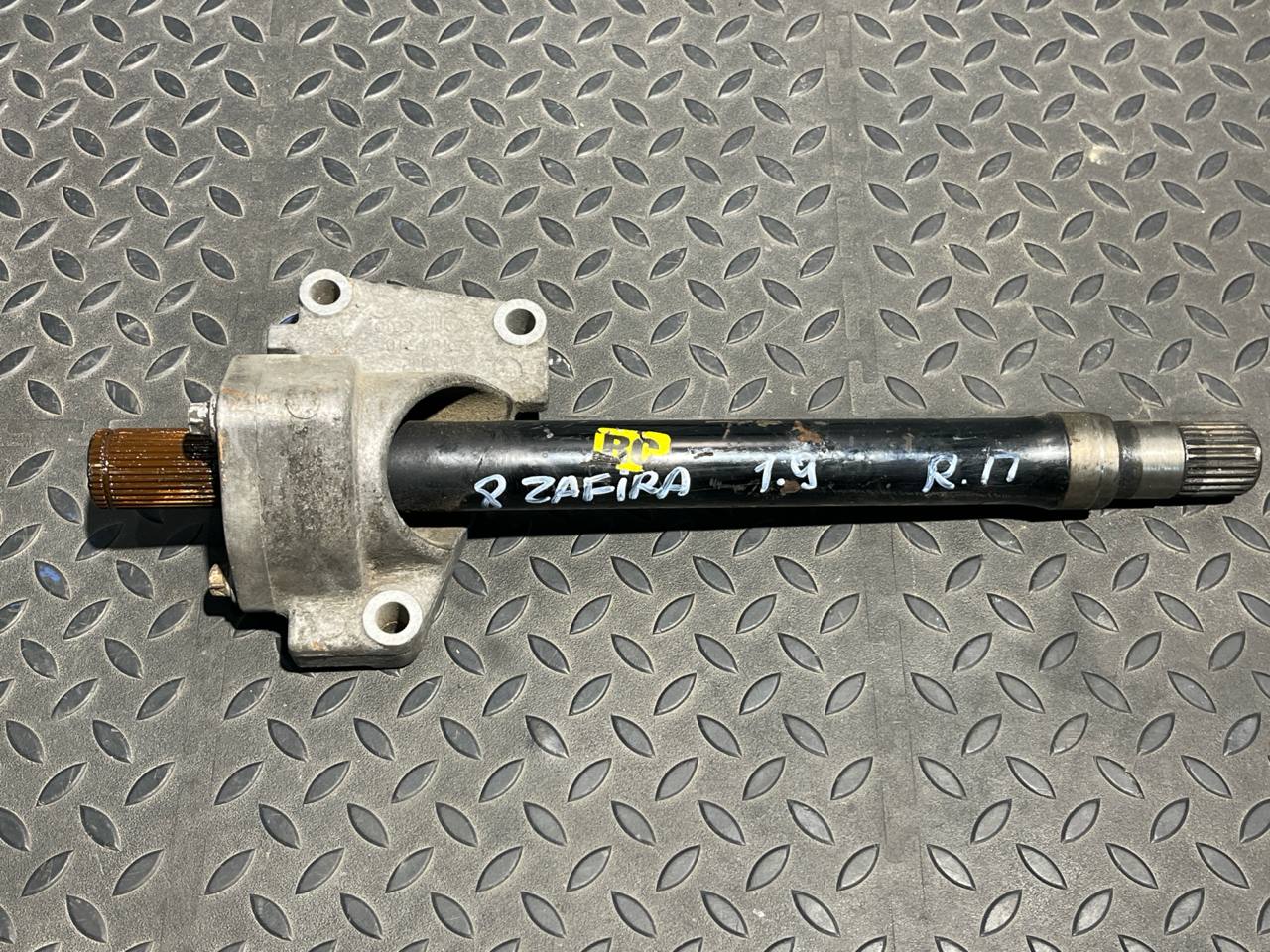 Полуось промежуточная Opel Zafira/B 2005-2014