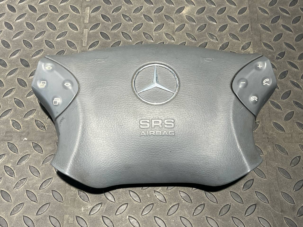 Подушка безопасности в руль Mercedes C/W203 2000-2008