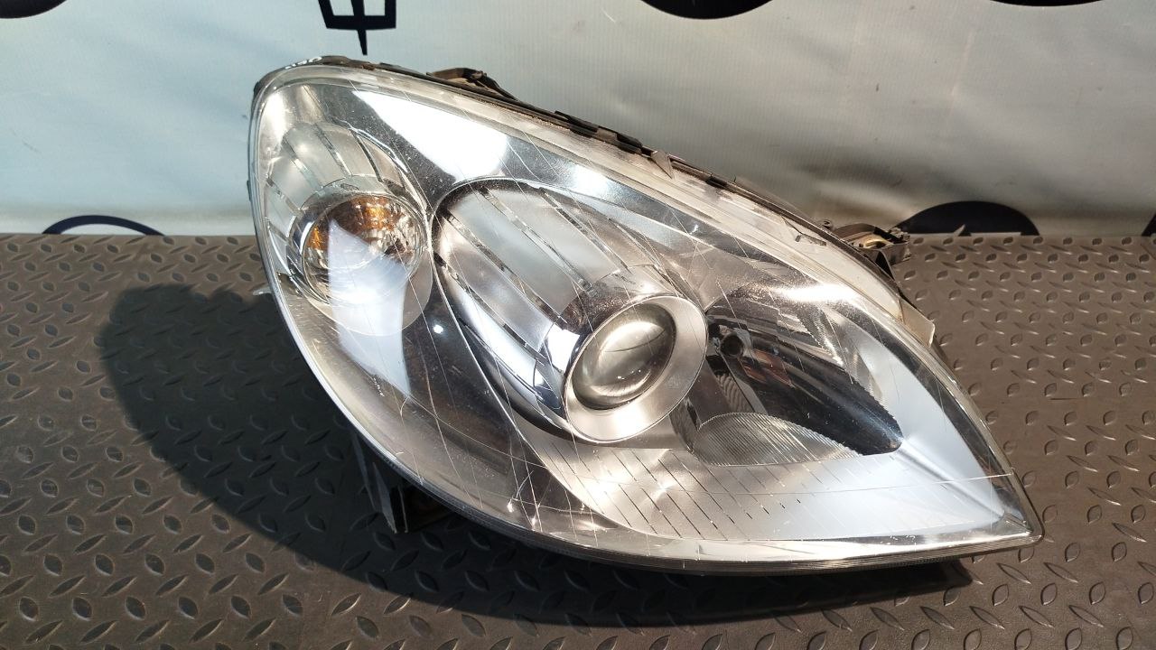 Фара правая Mercedes B/W245 2005-2011