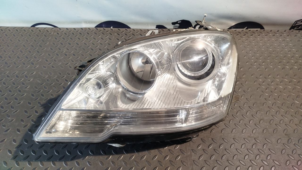 Фара левая Mercedes M/W164 2005-2011