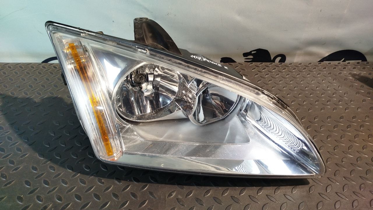 Фара правая Ford Focus/2 2004-2011