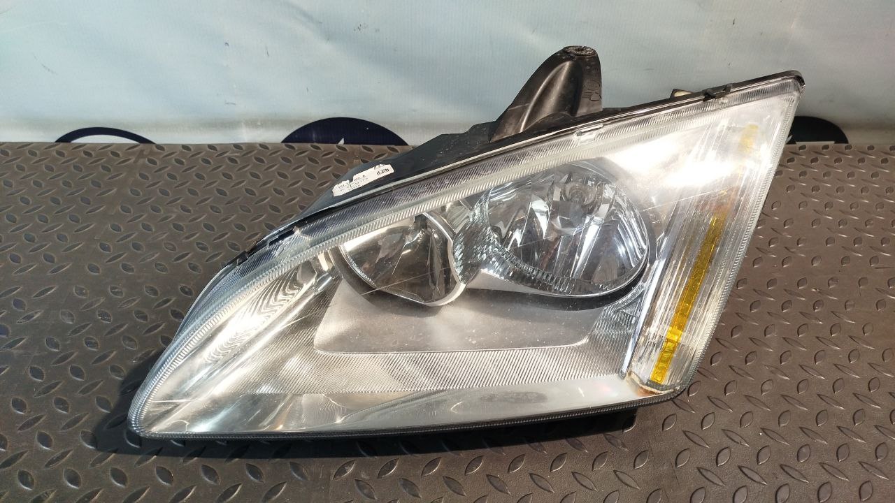 Фара левая Ford Focus/2 2004-2011