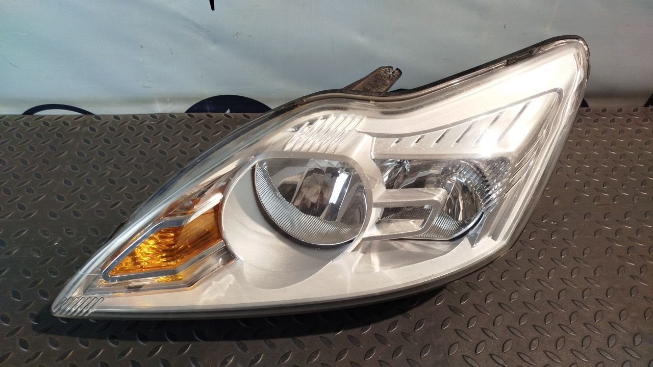 Фара левая Ford Focus/2 2004-2011