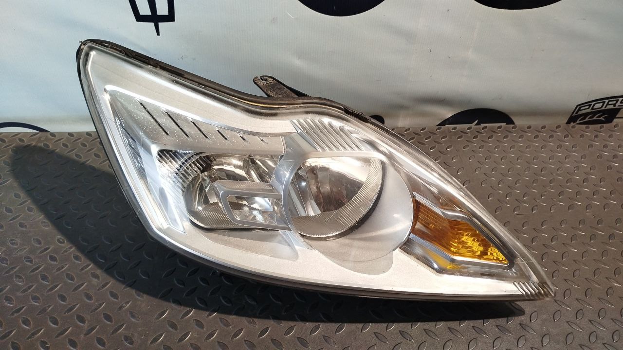 Фара правая Ford Focus/2 2004-2011