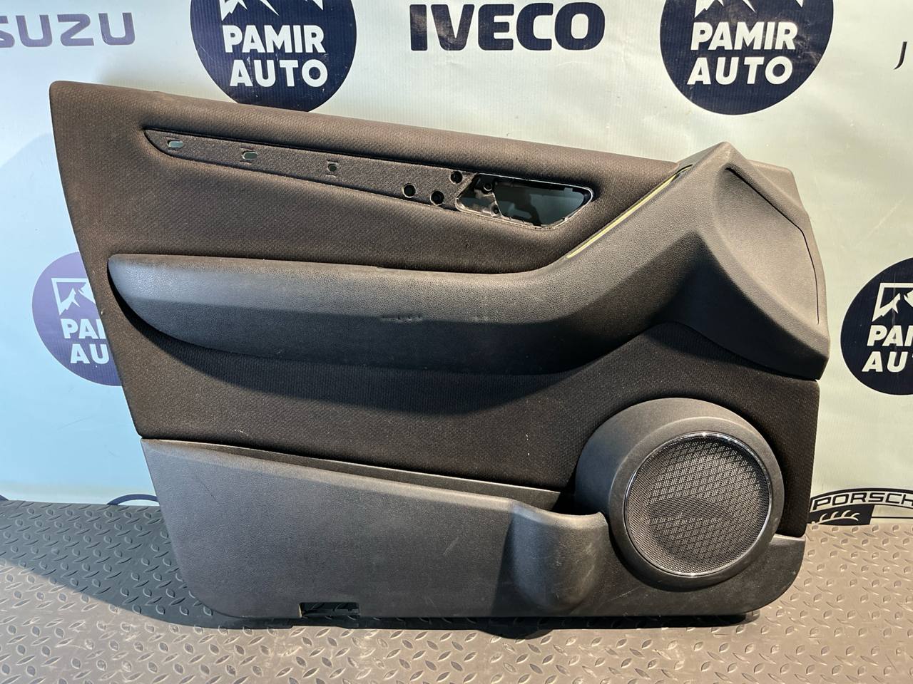 Обшивка двери передняя левая Mercedes B/W245 2005-2011