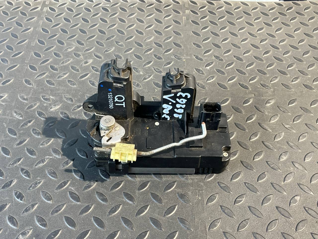 Замок двери задний левый Opel Signum 2003-2008