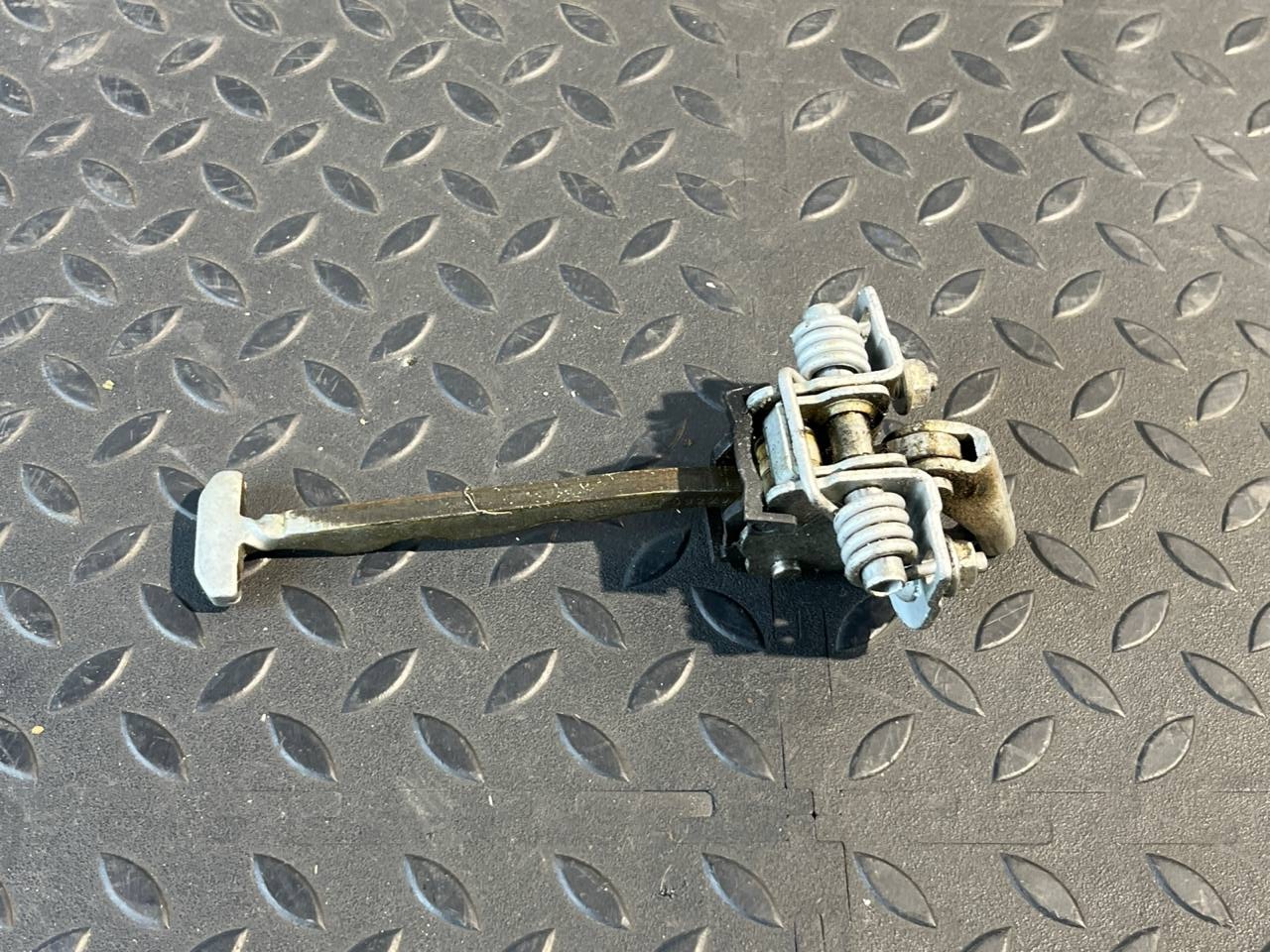 Ограничитель двери передний Opel Signum 2003-2008