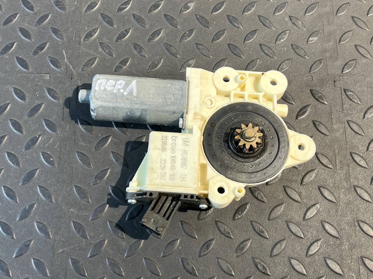 Моторчик стеклоподъемника передний левый Opel Signum 2003-2008